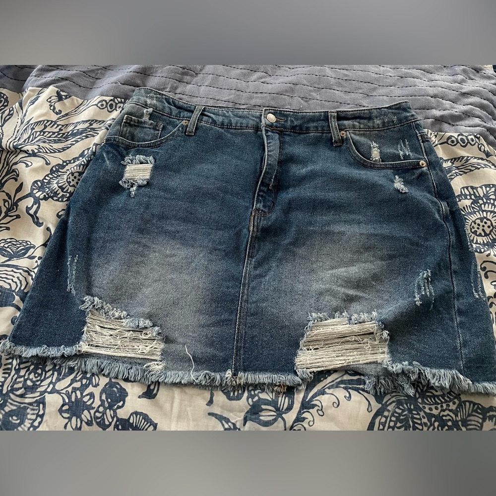 I’m selling a ripped skirt